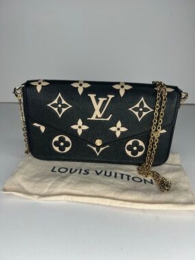 Louis Vuitton Felicie Pochette Monogram Canvas Crossbody with Pouch
